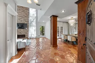 252 Sugar Berry Cir, Houston, TX 77024 - Photo 8