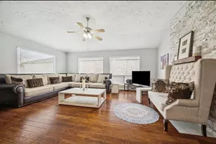 16147 New Field Dr, Houston, TX 77082 - Photo 2