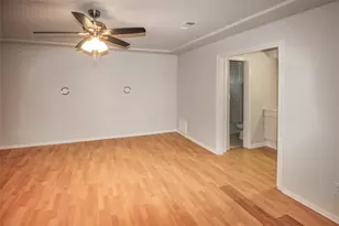 10534 Huntington Wood Dr, Houston, TX 77099 - Photo 14