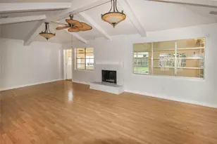 10534 Huntington Wood Dr, Houston, TX 77099 - Photo 6