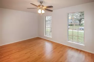 10534 Huntington Wood Dr, Houston, TX 77099 - Photo 20