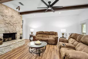 7715 Shadow Ln, Conroe, TX 77304 - Photo 10