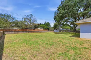 1845 7th St, Hempstead, TX 77445 - Photo 14