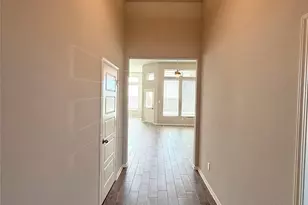 2502 Shallow Lake Dr, Rosharon, TX 77583 - Photo 2