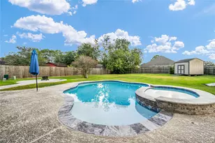 1101 Isabella Blvd, Angleton, TX 77515 - Photo 2