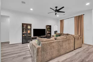1101 Isabella Blvd, Angleton, TX 77515 - Photo 4