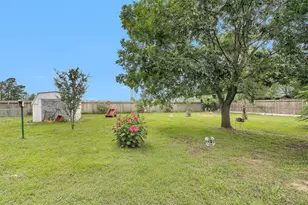 208 Gerald St, Willis, TX 77378 - Photo 34