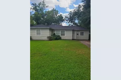 5018 Willow Glen Drive, Houston, TX 77033 - Photo 1