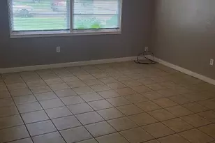 5018 Willow Glen Dr, Houston, TX 77033 - Photo 4