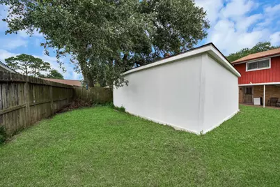 10602 Sagebriar Drive, Houston, TX 77089 - Photo 32