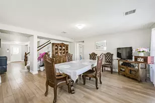 7015 Falling Cherry Pl, Houston, TX 77049 - Photo 10