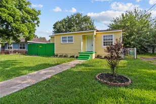 605 Pearl St, Baytown, TX 77520 - Photo 2
