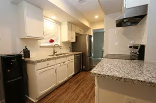 7318 Towerview Ln, Houston, TX 77489 - Photo 2