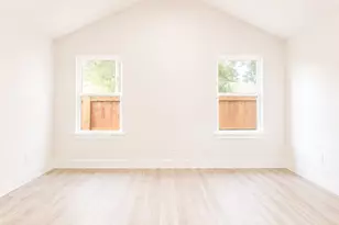 142B College St, Fresno, TX 77545 - Photo 10