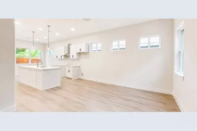 142B College Street, Fresno, TX 77545 - Photo 2