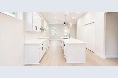 142B College Street, Fresno, TX 77545 - Photo 8