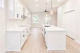 142B College St, Fresno, TX 77545 - Photo 8