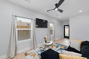 1615 Dolly Wright St, Houston, TX 77088 - Photo 16