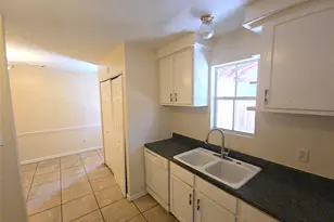 409 Commerce St, Tomball, TX 77375 - Photo 16