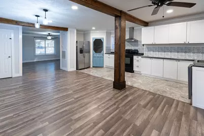 1425 15th Street, Huntsville, TX 77340 - Photo 2