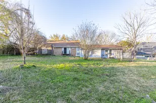 1425 15th St, Huntsville, TX 77340 - Photo 34
