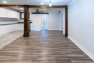 1425 15th St, Huntsville, TX 77340 - Photo 6