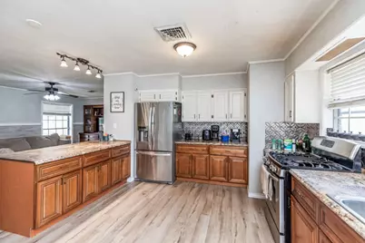 15838 Phend Road, Hamshire, TX 77622 - Photo 12