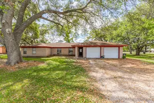15838 Phend Rd, Hamshire, TX 77622 - Photo 2
