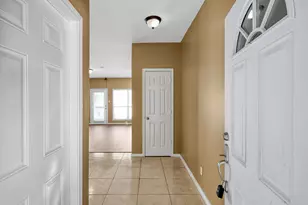 172 Binnacle Ct, Willis, TX 77318 - Photo 4