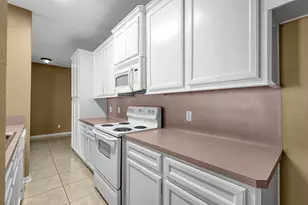 172 Binnacle Ct, Willis, TX 77318 - Photo 6