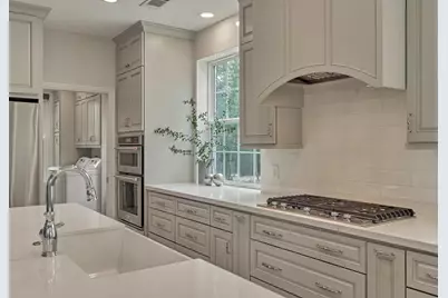 47 Firethorn Place, The Woodlands, TX 77382 - Photo 10