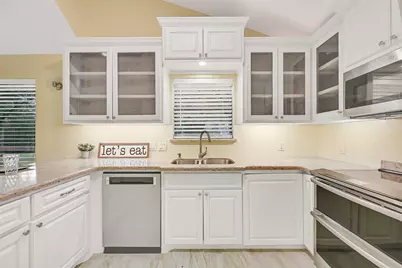 52 Hideaway Drive, Friendswood, TX 77546 - Photo 12