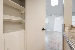 1108 W Tri Oaks Ln, Houston, TX 77043 - Photo 22