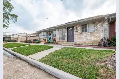 1108 W Tri Oaks Lane #150, Houston, TX 77043 - Photo 2