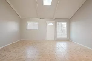 1108 W Tri Oaks Ln, Houston, TX 77043 - Photo 6