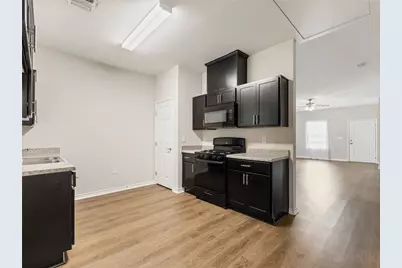 118 W Dahlgreen, Wharton, TX 77488 - Photo 4