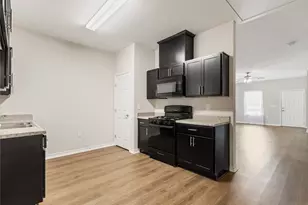 118 W Dahlgreen, Wharton, TX 77488 - Photo 4