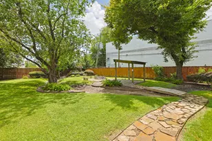 3414 Skyline Village Dr, Houston, TX 77057 - Photo 32
