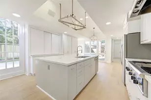 50 Saddlebrook Ln, Houston, TX 77024 - Photo 6