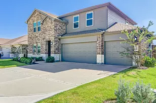 949 Neches Ln, Dayton, TX 77535 - Photo 2