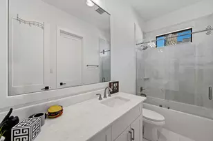 878 W 41st St, Houston, TX 77018 - Photo 32