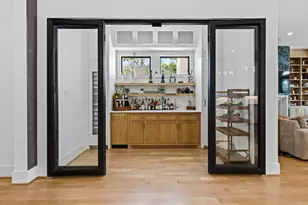 878 W 41st St, Houston, TX 77018 - Photo 12