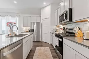 560 Newcomb Holw Dr, Conroe, TX 77304 - Photo 14