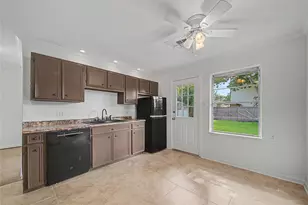 2102 Blueberry Ln, Pasadena, TX 77502 - Photo 8