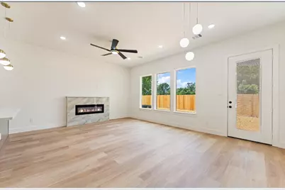 9109 Henrietta #C, Houston, TX 77088 - Photo 10