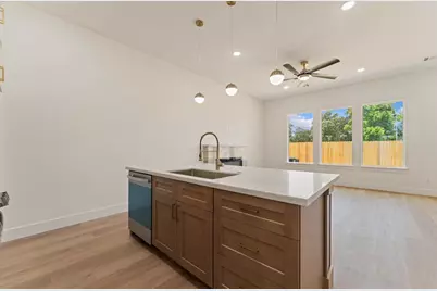 9109 Henrietta #C, Houston, TX 77088 - Photo 4