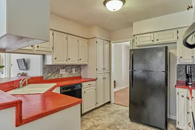 1906 Maple Lakes Drive, Kingwood, TX 77339 - Photo 16