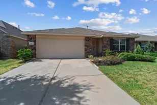 2129 Cedar Way Dr, Conroe, TX 77301 - Photo 2