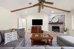 1922 Crooked Creek Ln, Pearland, TX 77581 - Photo 6