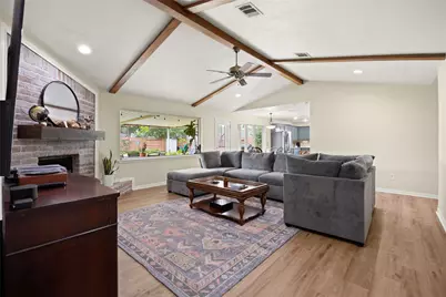 1922 Crooked Creek Lane, Pearland, TX 77581 - Photo 8